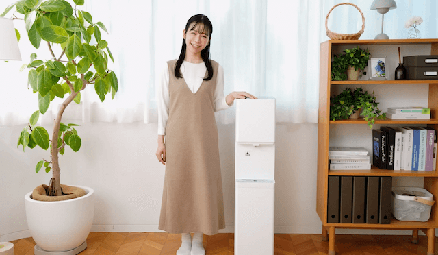 しずくりあのサーバーと女性の画像
