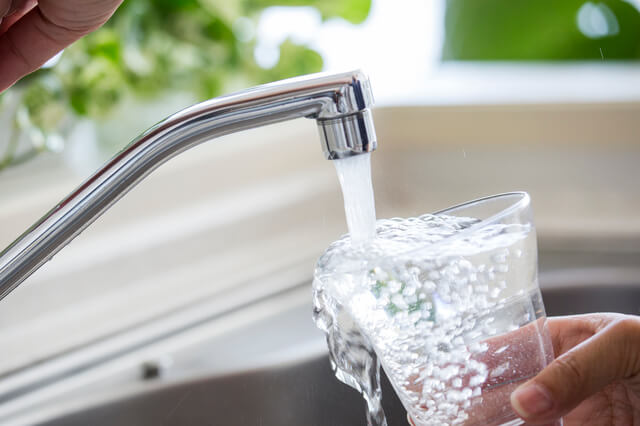水道水が不味く感じる理由について